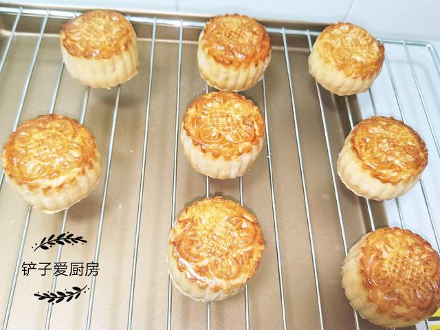 快到中秋节了,自制老五仁月饼,详细步骤教给你,比卖的还好吃
